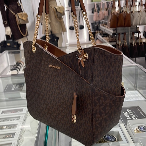 Michael Kors Jet Set Travel Large Chained Tote Shoulder Bag MK Brown 
NWT - Picture 13 of 16